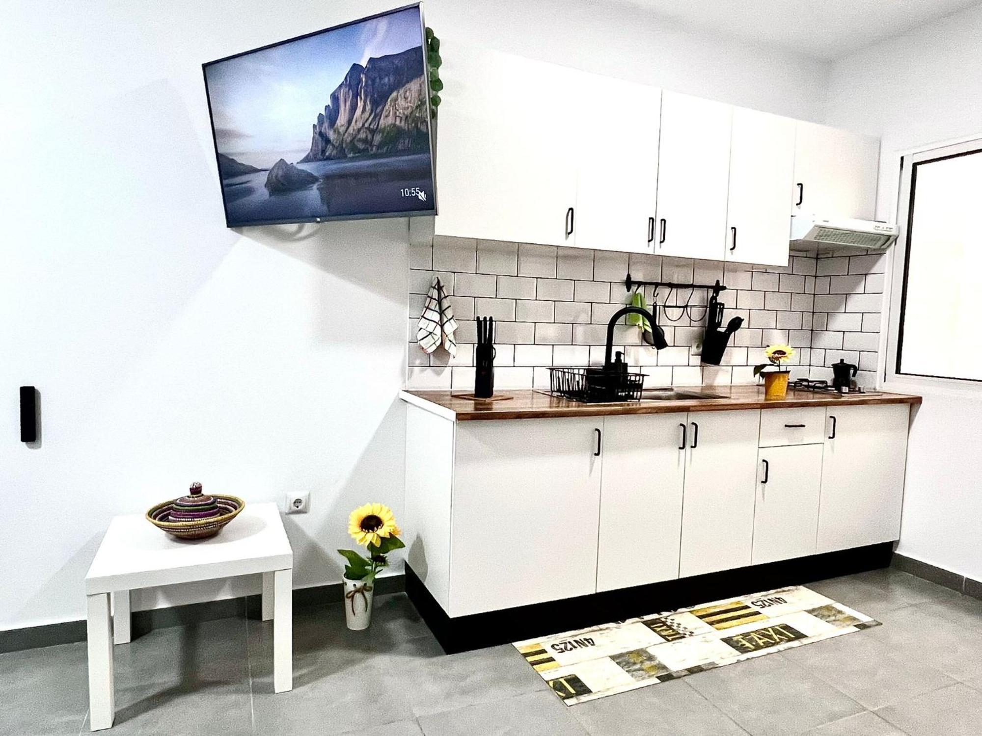 Animos! Apartments - 10 Modern Apartments Near The City & Beach, Perfect For Nomads, Travellers, Families, Watersports! Santa Maria Bagian luar foto